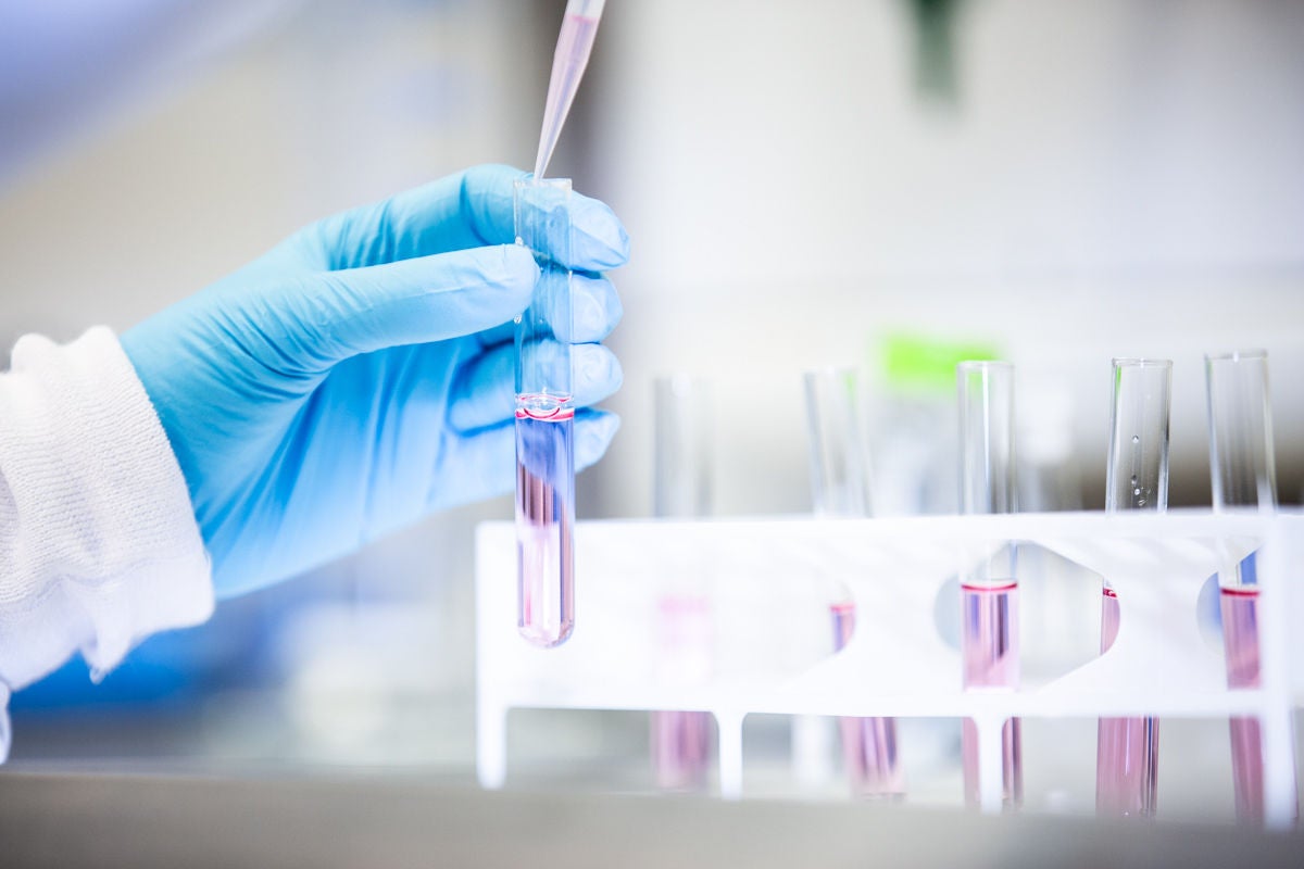 Innovative research on Nerve Growth Factor by Dompé scientists in a modern laboratory.