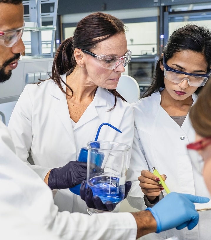 Scientist working in the laboratory